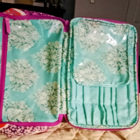 VERA BRADLEY makeup bag (EUC) - Picture 2 of 3